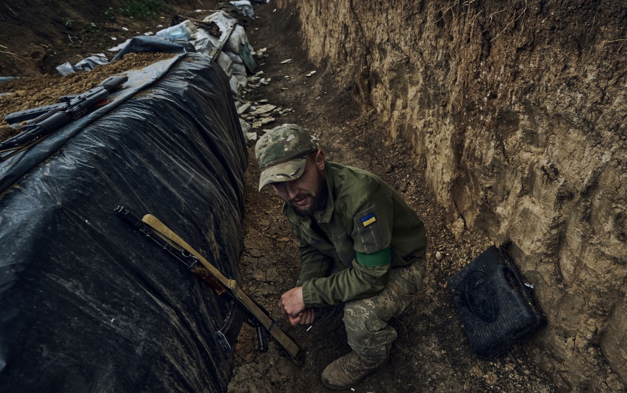Боевики ВСУ в попытках сбежать из Константиновки выходят на российские позиции