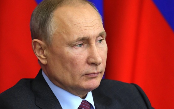 ФОМ: работу Путина одобряют 71% россиян, доверяют ему 69%