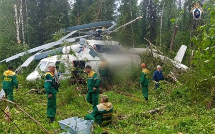 Опубликованы кадры с места жесткой посадки Ми-8 в Красноярском крае