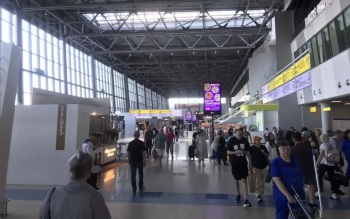 Права пассажиров отложенных рейсов во Владивостоке взяла на контроль прокуратура