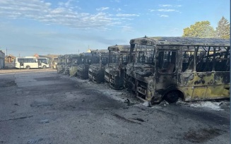 Беспилотники ВСУ сожгли 14 школьных автобусов в Херсонской области