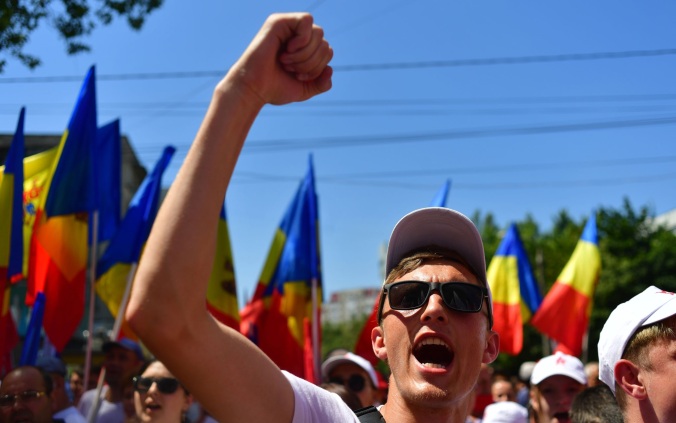 Участники митинга оппозиции в Кишиневе требуют отставки руководства страны