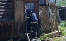 В Грайворонском округе Белгородской области FPV-дрон атаковал дом, возник пожар