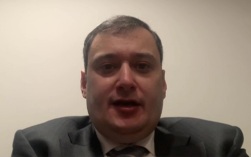 Хинштейн сравнил выжегшего букву "Z" на руке курянина солдата ВСУ со зверьем
