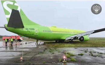 Росавиация: из-за инцидента с Boeing 737-800 закрыт аэропорт Мирный