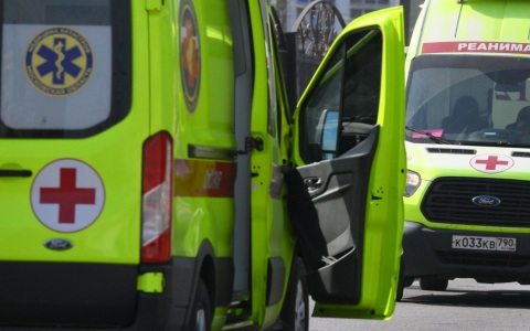 В результате массового ДТП на МКАД тяжело пострадали три человека