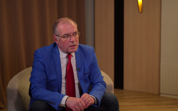 Мамыкин: бесконечная война на Украине выгодна Британии и странам Прибалтики