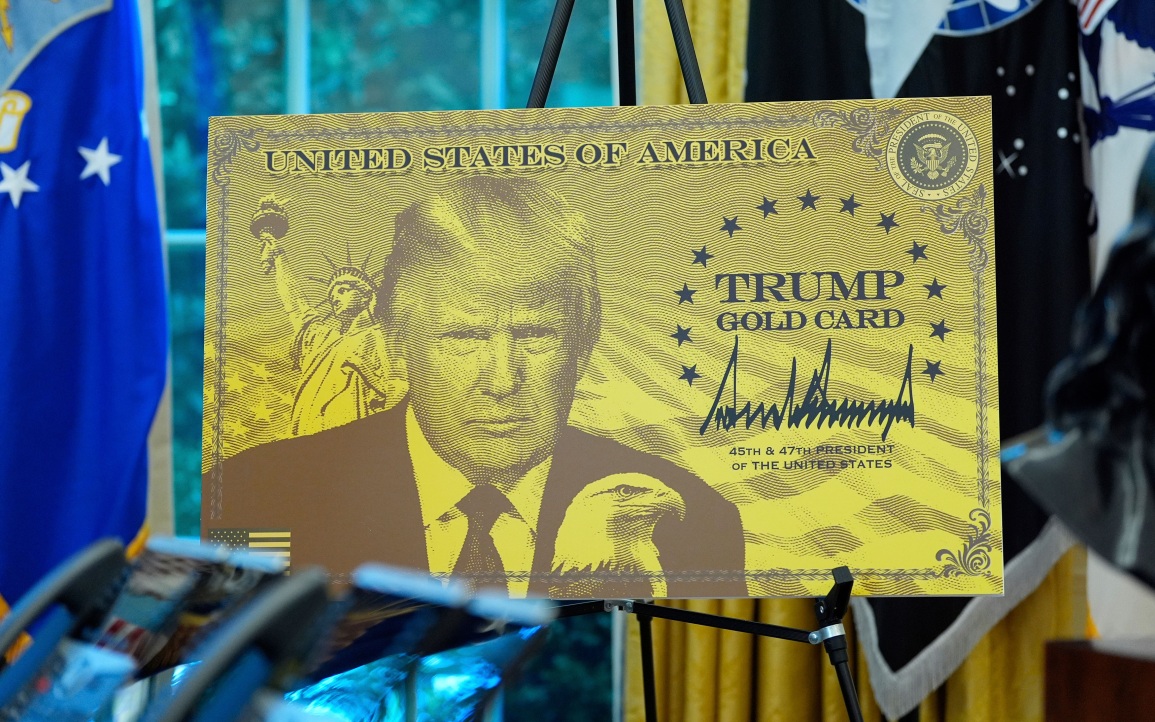 В США узнали, как Трамп заработал на схеме с введением пошлин и покупкой акций