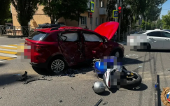 В Ставрополе произошло ДТП легковушки и мотоцикла, один человек погиб