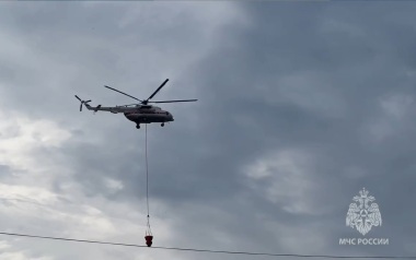 В Ставрополе на горящий склад сброшено восемь тонн воды