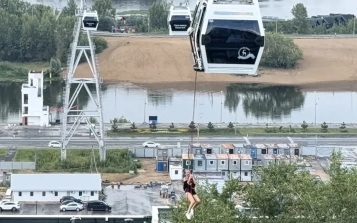 В Нижнем Новгороде на канатной дороге через Волгу застряли 4 кабинки