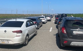 Возобновлено движение по Крымскому мосту