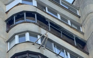 В Белгороде дрон ВСУ ударил по жилому дому, пострадавших нет