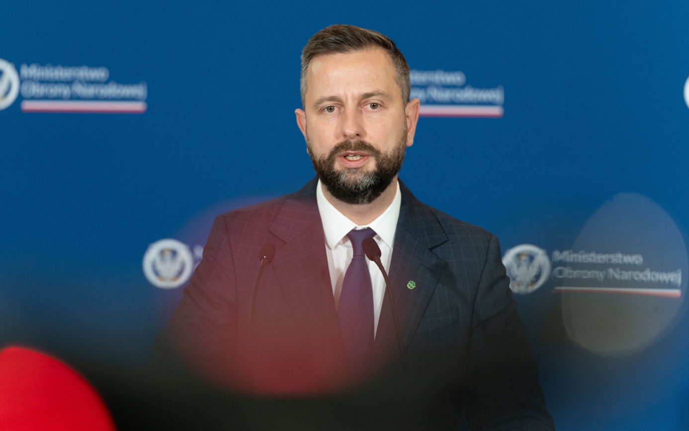 Глава Минобороны Польши сообщил о сокращении помощи Киеву