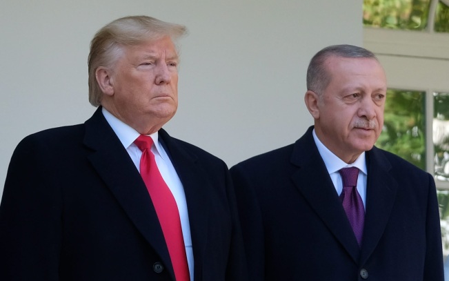 Эрдоган лично встретил Трампа по прилете в Анкару
