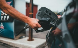 Bloomberg: снижение экспорта РФ подняло цены на дизель в Европе