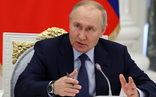 "Сейчас, а не позже": Путин поручил поддержать жителей и гостей Крыма