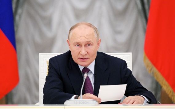Путин: атаками на НПЗ Киев стремится "создать нервозную обстановку в обществе"