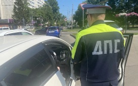 Полицейские задержали биробиджанку, ездившую по поддельным правам