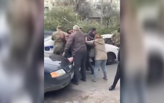 Участников бунта против ТЦК во Львове принудили публично принести извинения
