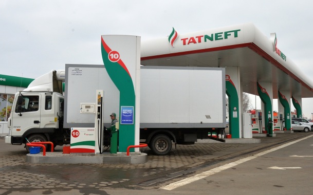 ТАСС: "Татнефть" удерживает цены на АЗС на стабильном уровне