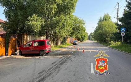 В подмосковных Мытищах семь человек пострадали в ДТП с "Ситроеном"
