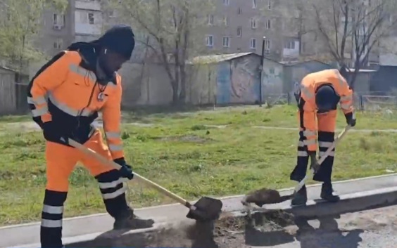 Дворники из Северной Кореи не хотят работать в Оренбурге из-за низких зарплат