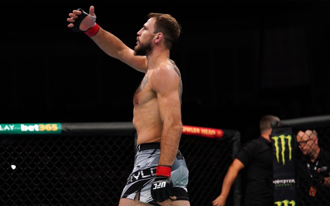 Россиянин Крылов уступил австралийцу Уиттакеру в поединке UFC