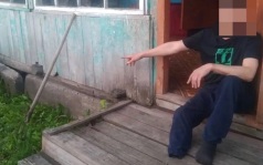 Пьяный отец угрожал заколоть сына-инвалида вилами в Оренбуржье