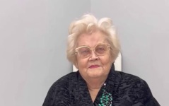 Телеведущая Елена Малышева сообщила о смерти 93-летней матери
