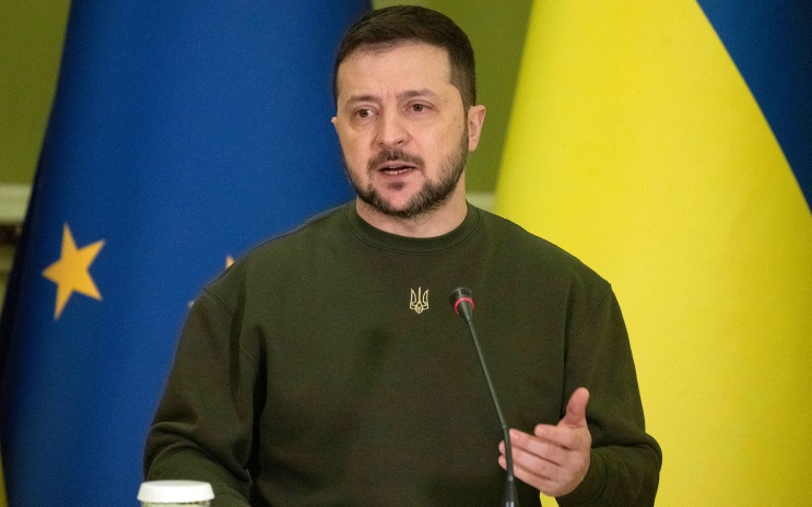 Зеленский внес в Раду законы, продлевающие военное положение и мобилизацию