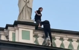В Петербурге задержали руферов, которые залезли на крышу Зимнего дворца