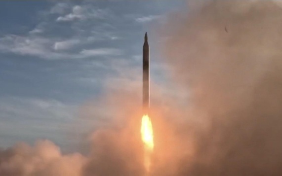 Иран запустил баллистические ракеты по базам флота США
