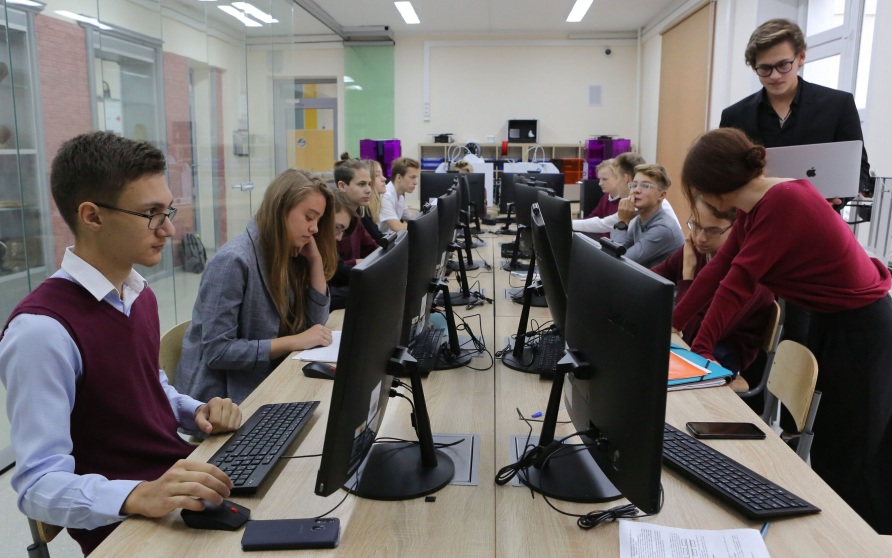 Родителям рассказали, что делать при отказе в зачислении ребенка в 10-й класс
