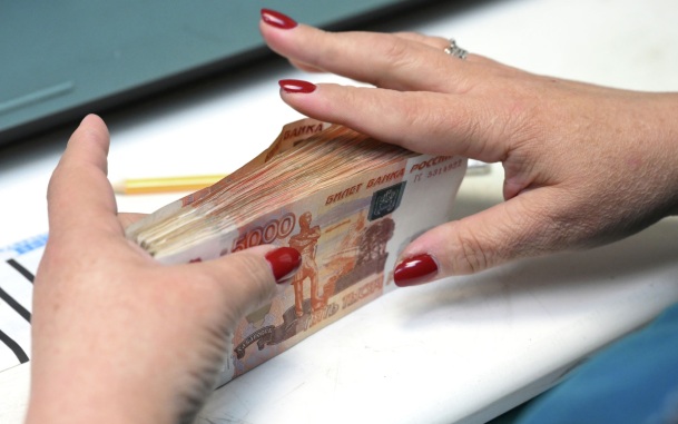 ОКБ: количество выдач кредитов наличными в РФ выросло в июне на 55%