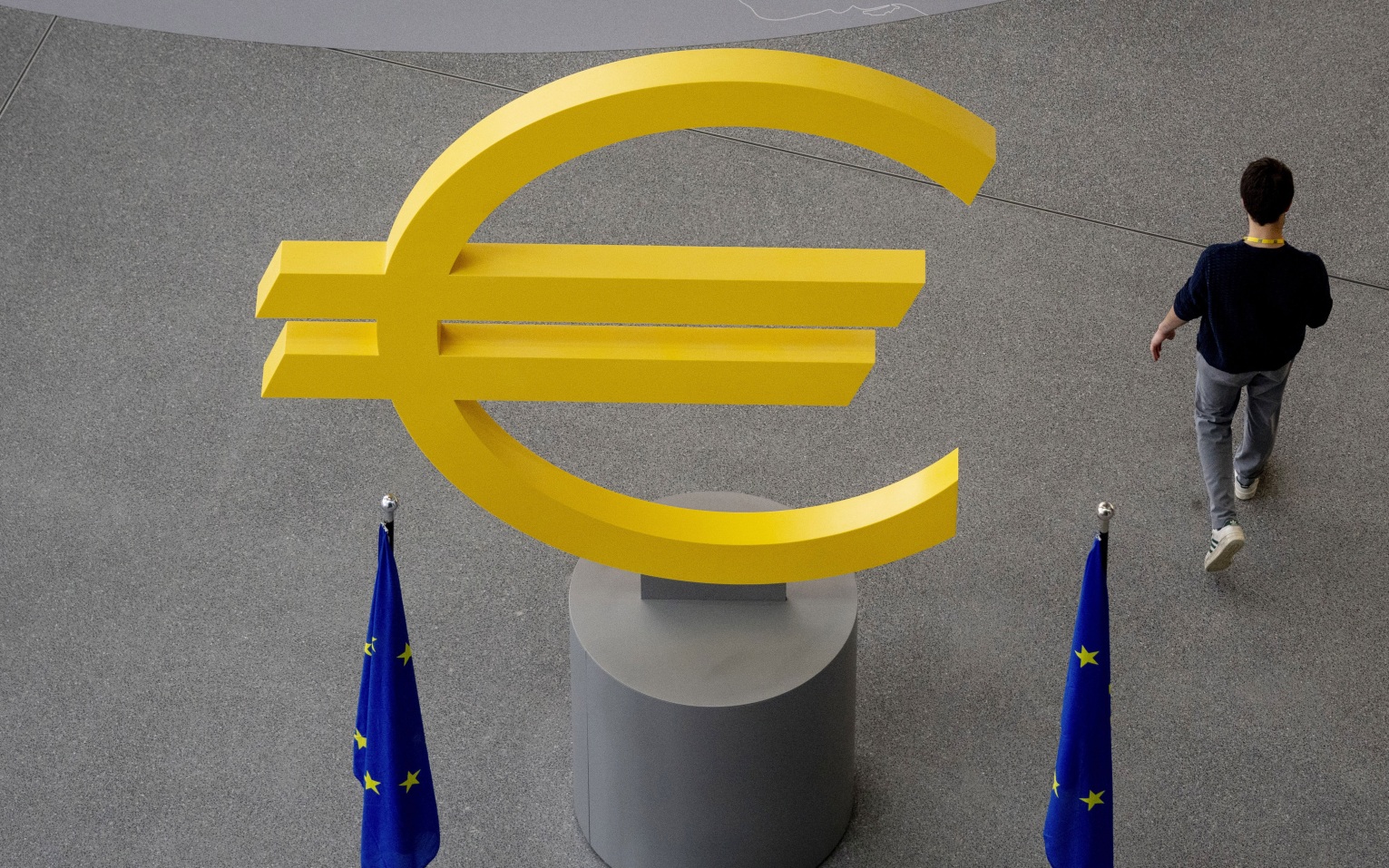 Эксперт рассказал о судьбе 90 млрд евро, выделенных Украине