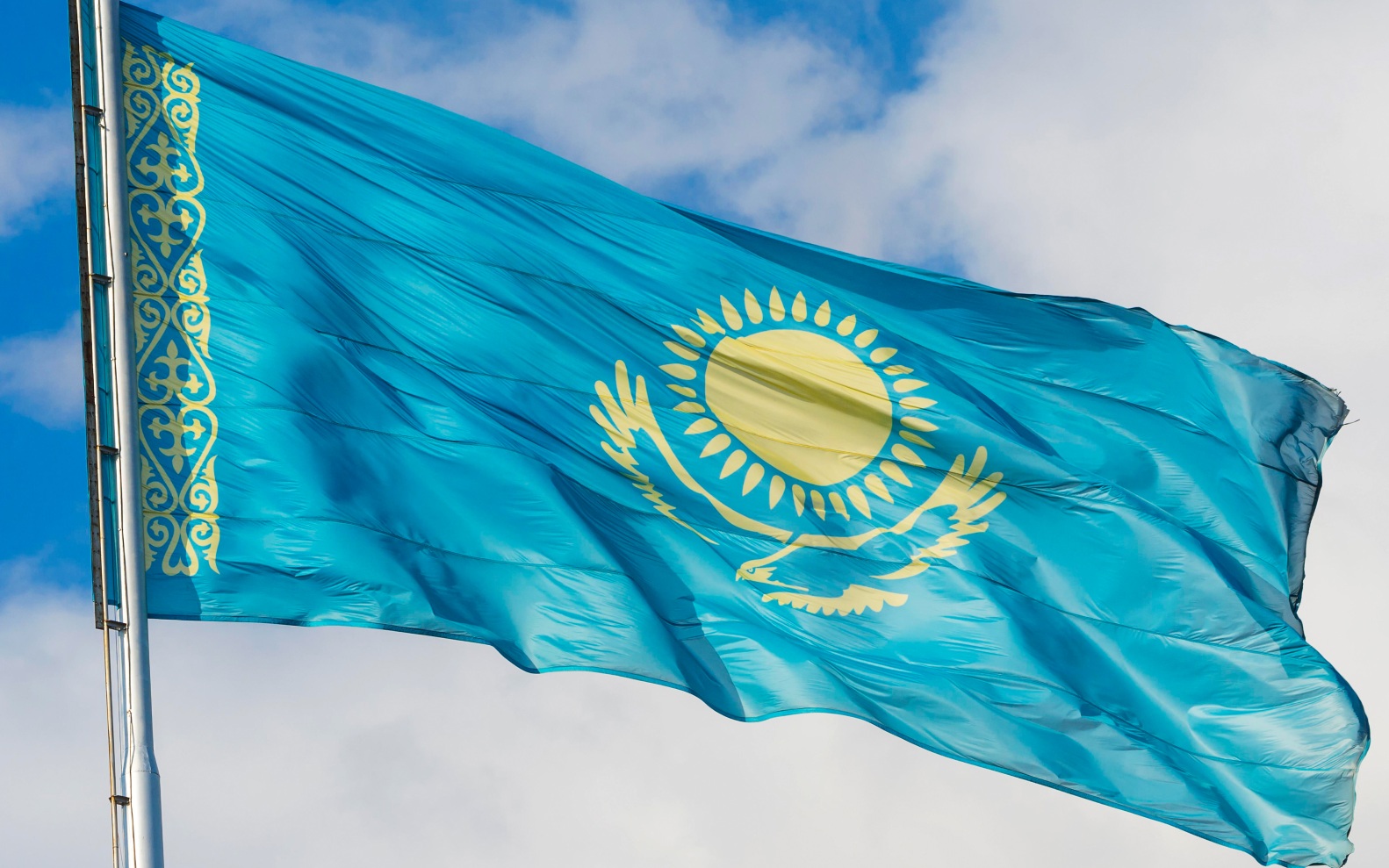 Казахстан не будет поставлять в ФРГ нефть в июле и августе