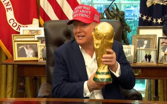Трамп пошутил об идее провести чемпионат мира по футболу в США и Китае