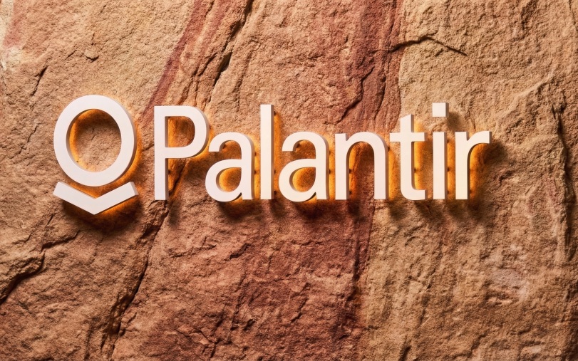 Киев применяет Palantir для ударов по гражданским объектам и мирному населению