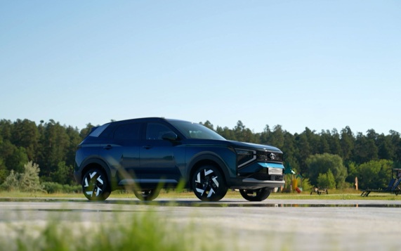 Соколов рассказал, как Силуанов отозвался о машине Lada Azimut после ПМЭФ