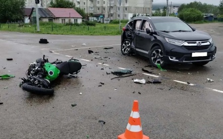 На трассе "Колыма" насмерть разбился мотоциклист