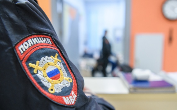 Силовики задержали сообщника мошенников, забравшего 1 млн у пенсионерки в Москве