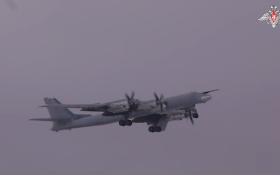 Ракетоносцы Ту-95МС выполнили полет над нейтральными водами Японского моря
