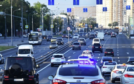 Движение после аварии на Киевском шоссе в Москве восстановлено