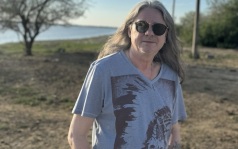 Рок-музыкант Сергей Чиграков подал иск на федеральный телеканал