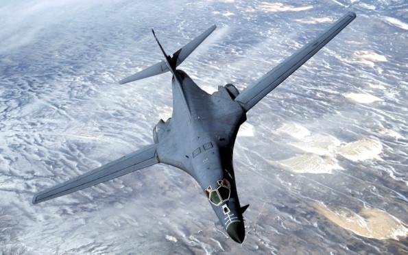 США задействовали дальний бомбардировщик B-1 для ударов по Ирану