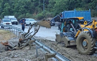 Последствия схода селя на трассе Ялта – Севастополь в Крыму сняли на видео
