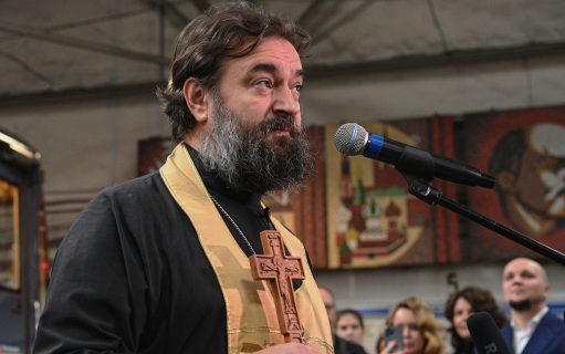 Протоиерей Ткачев заявил о "проклятой жизни" людей с богатством