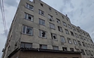 В Луганске дрон ВСУ запутался в проводах и взорвался у продуктовых складов