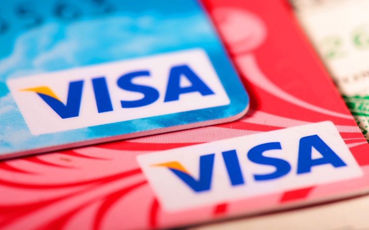 Сбербанк рассказал, что станет с валютными картами Visa